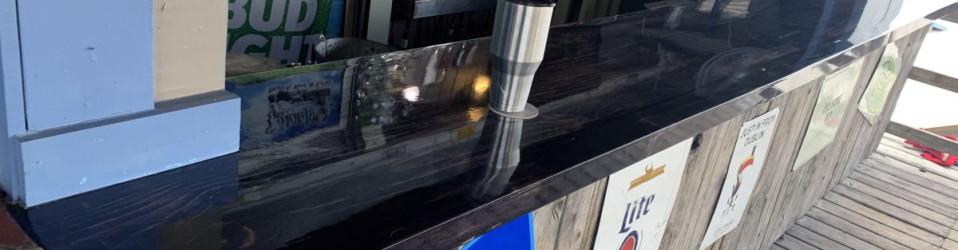 Gator Joes Outside Bar